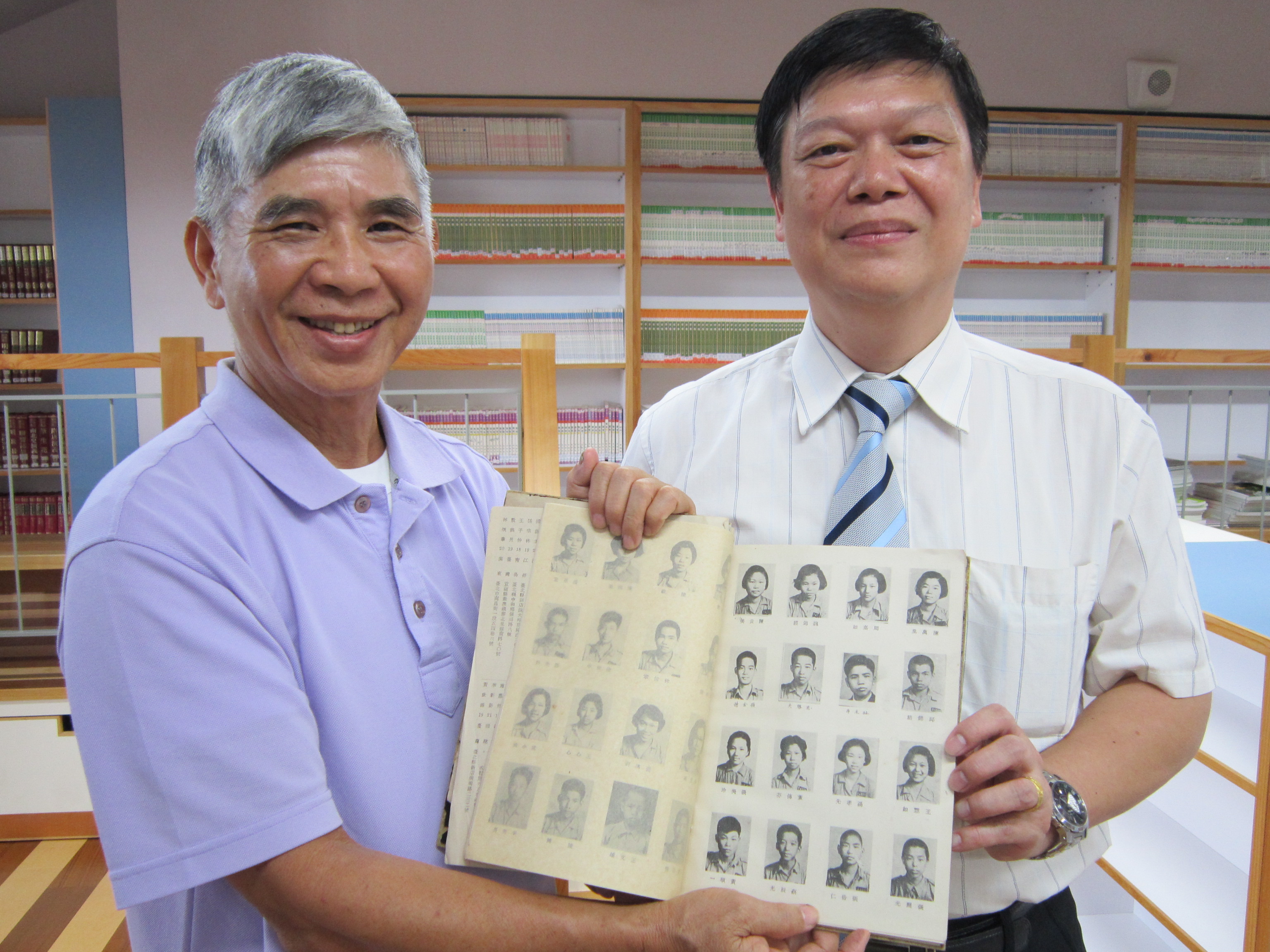 參觀學校圖書館5